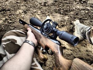 rifle scope for elk hunting featured