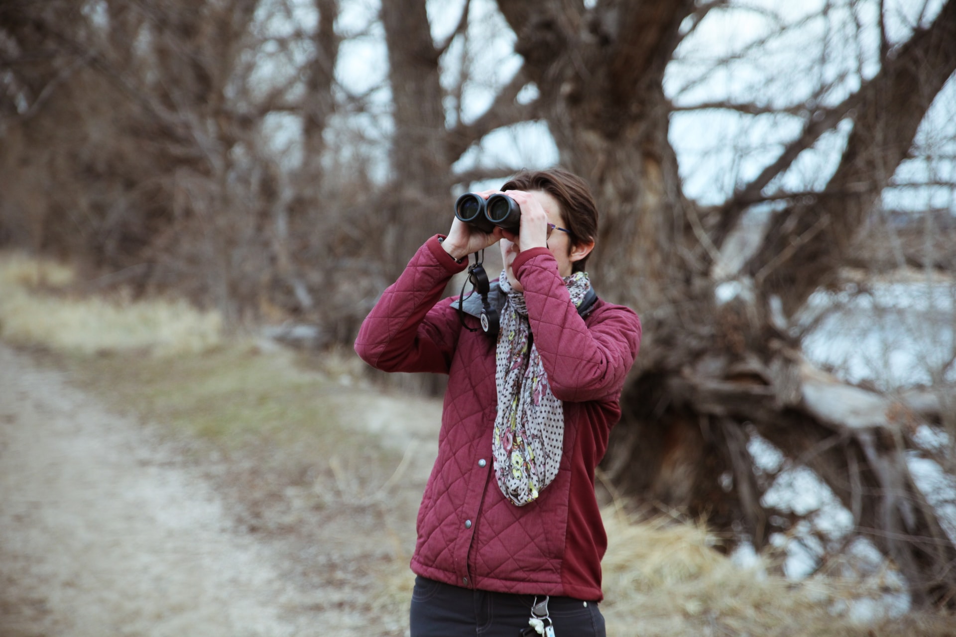 how to focus binoculars