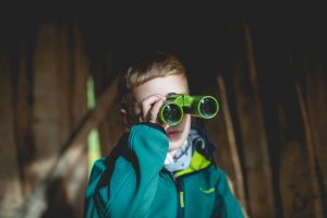 how to focus binoculars