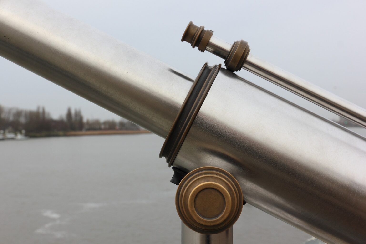 How Does a 10x40 Monocular Work? Here's Everything You Need to Know