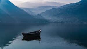 Digital Detox in the Wilderness: How Reconnecting with Nature Improves Mental Clarity and Productivity