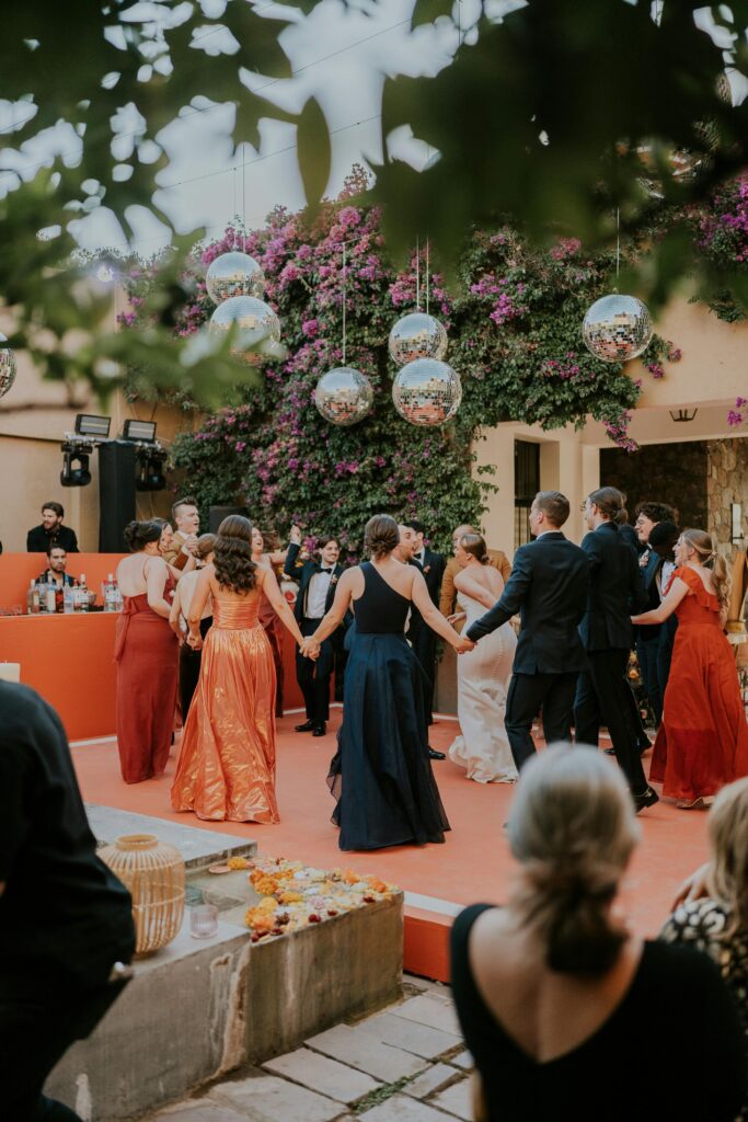 keeping guests cool at an outdoor wedding