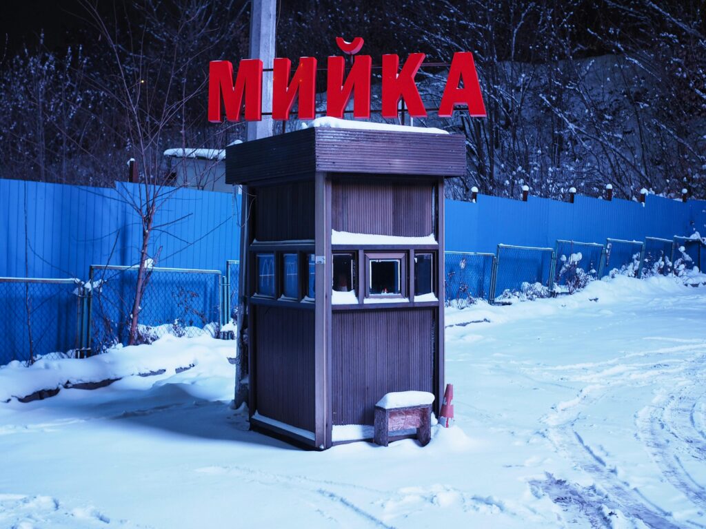 purchasing an outdoor kiosk with hdmi input