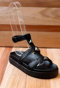 best outdoor sandal for woman in 2026